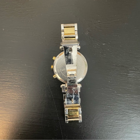 ‼️MICHAEL KORS‼️Two-Tone Gold and Silver Watch - Picture 3 of 4